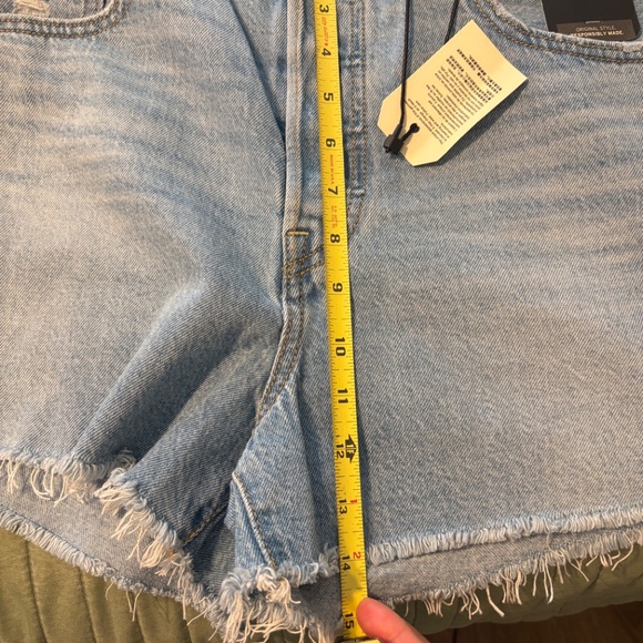 Levi’s ribcage shorts size 29 - Picture 4 of 4